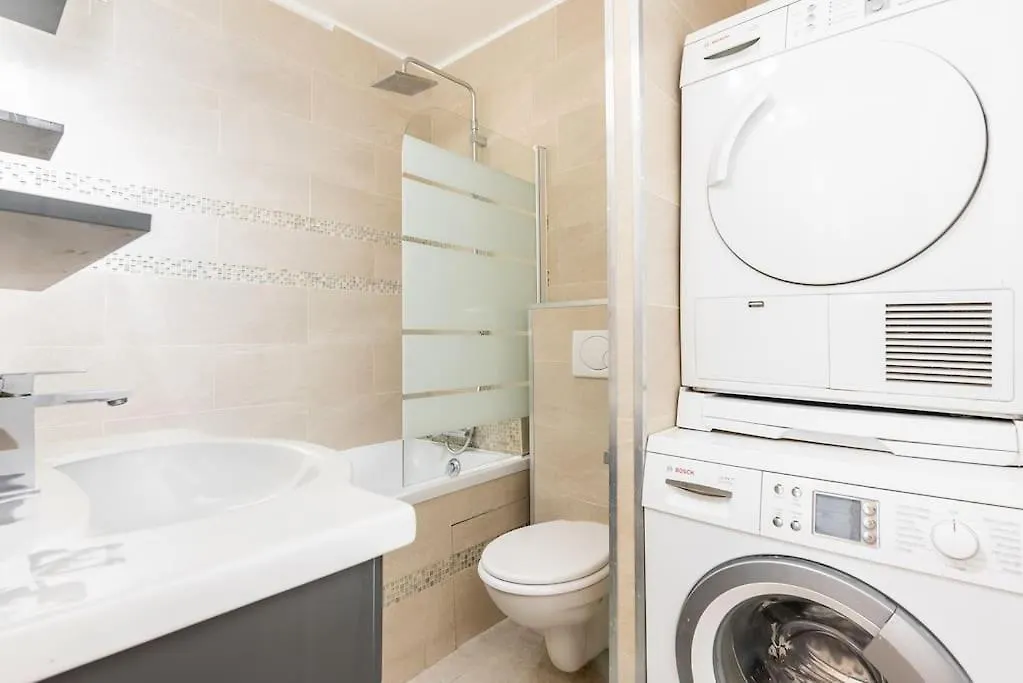 Apartment Ensoleille Buttes Chaumont - Iii *